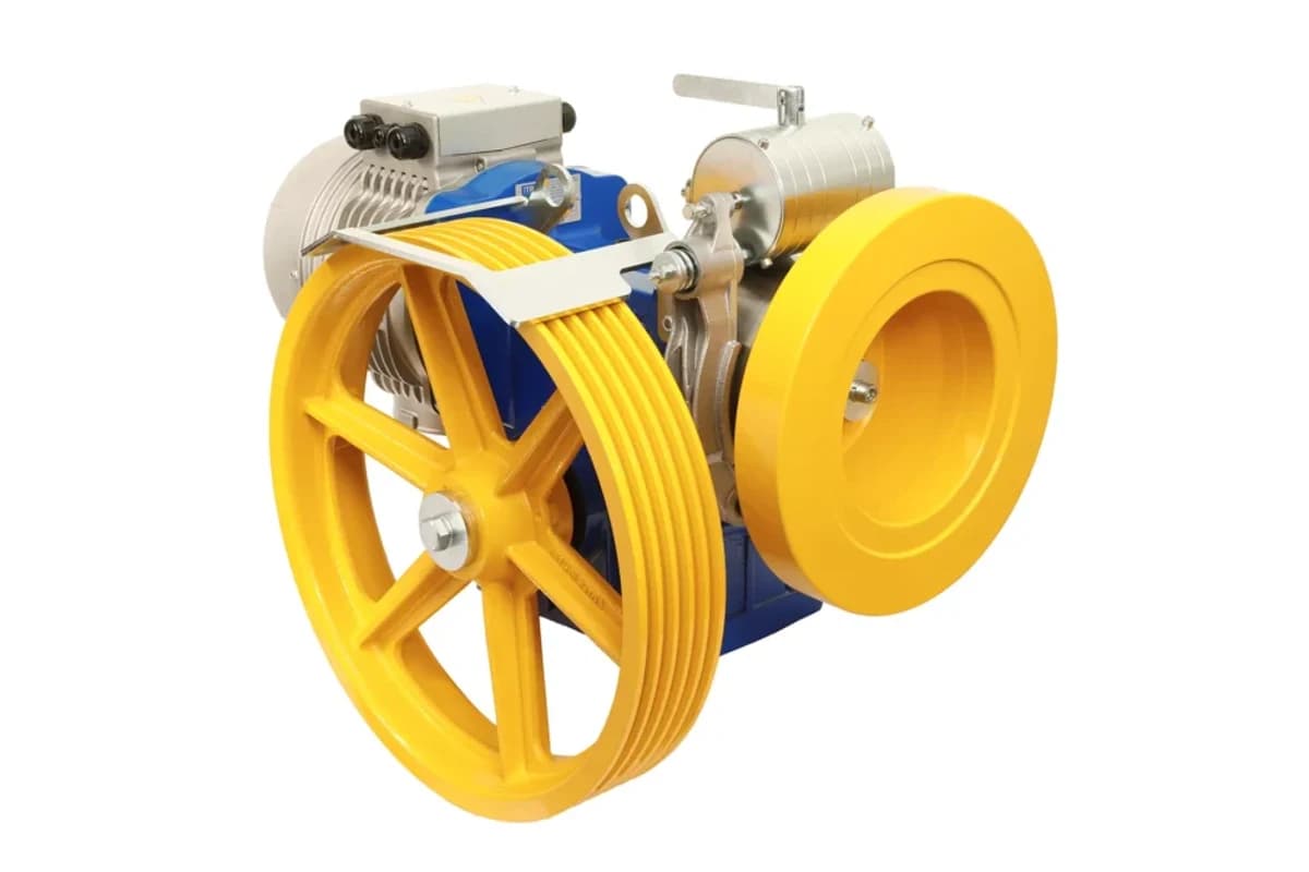 موتور کشش ITAL FT2-630، ظرفیت 3,100 kg، موتورخانه