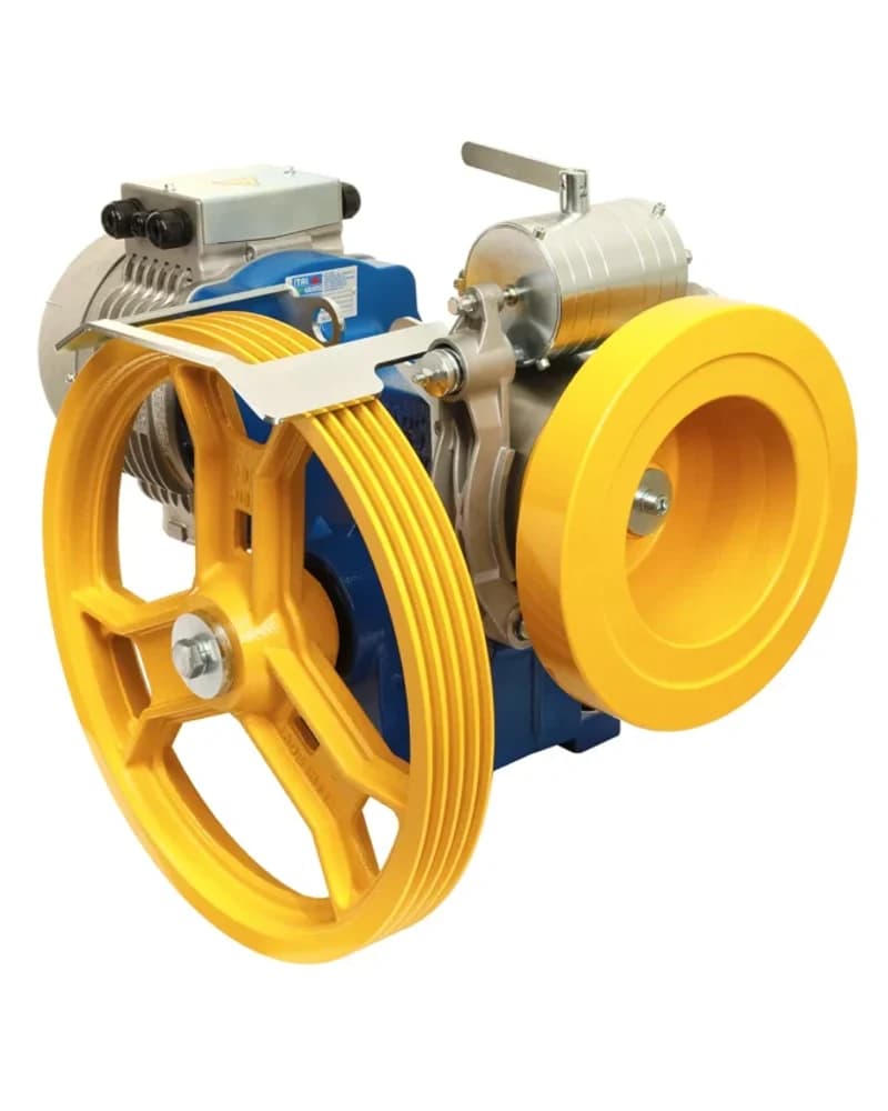 محرك جر ITAL FT1-480، حمولة 2,600 kg، غرفة ماكينة